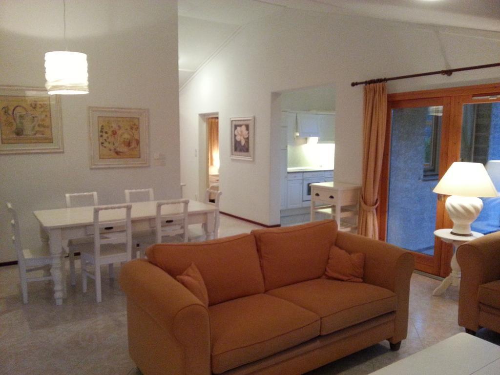 Residence Chateau De Barbet 롬베즈 객실 사진